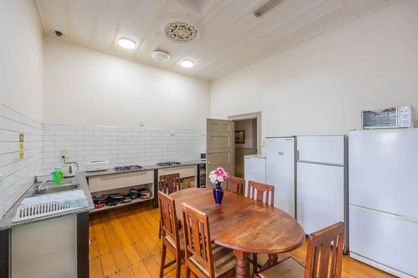 Woodside Lodge — kitchen